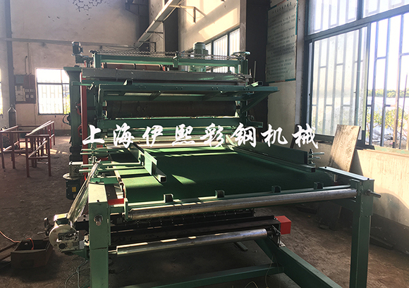 彩鋼泡沫板夾芯復(fù)合機